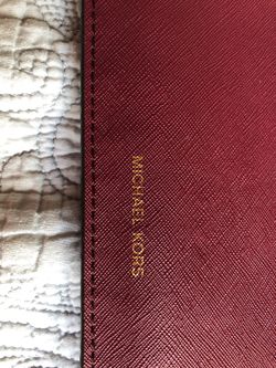 Michael kors wristlet