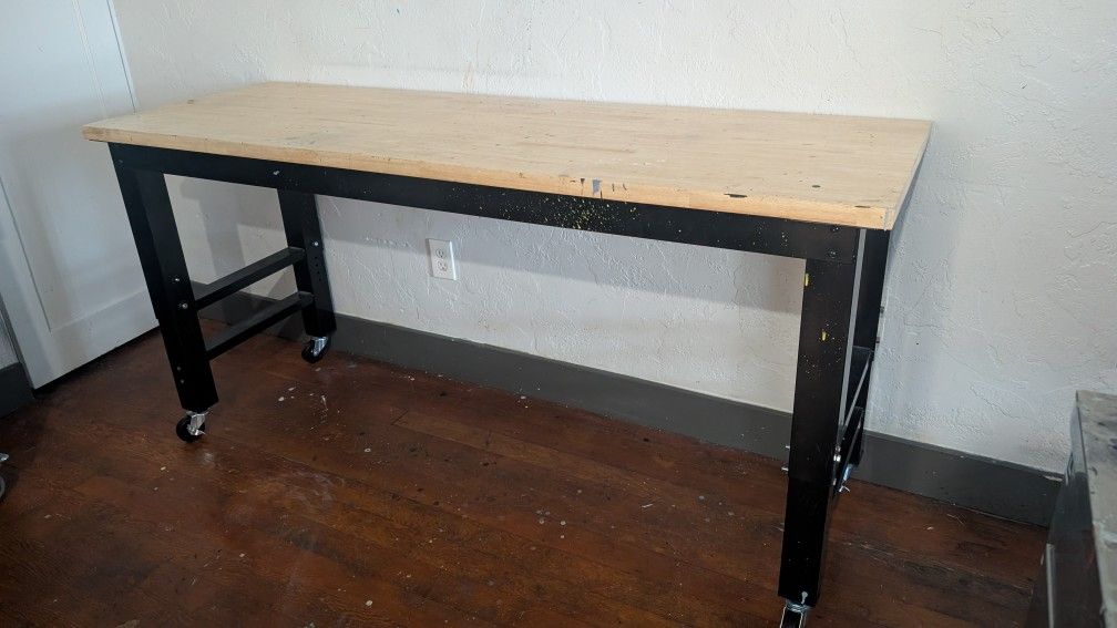 HUSKY WORKBENCH WOOD TABLE