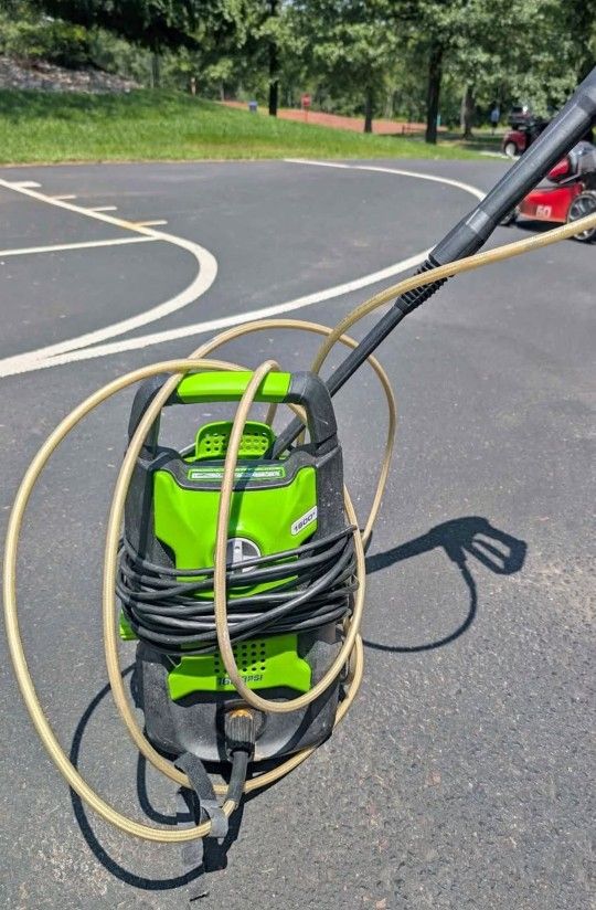 Power Pressure Washer W/Accessories 