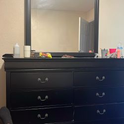 Dresser W/Mirror & Night Stand