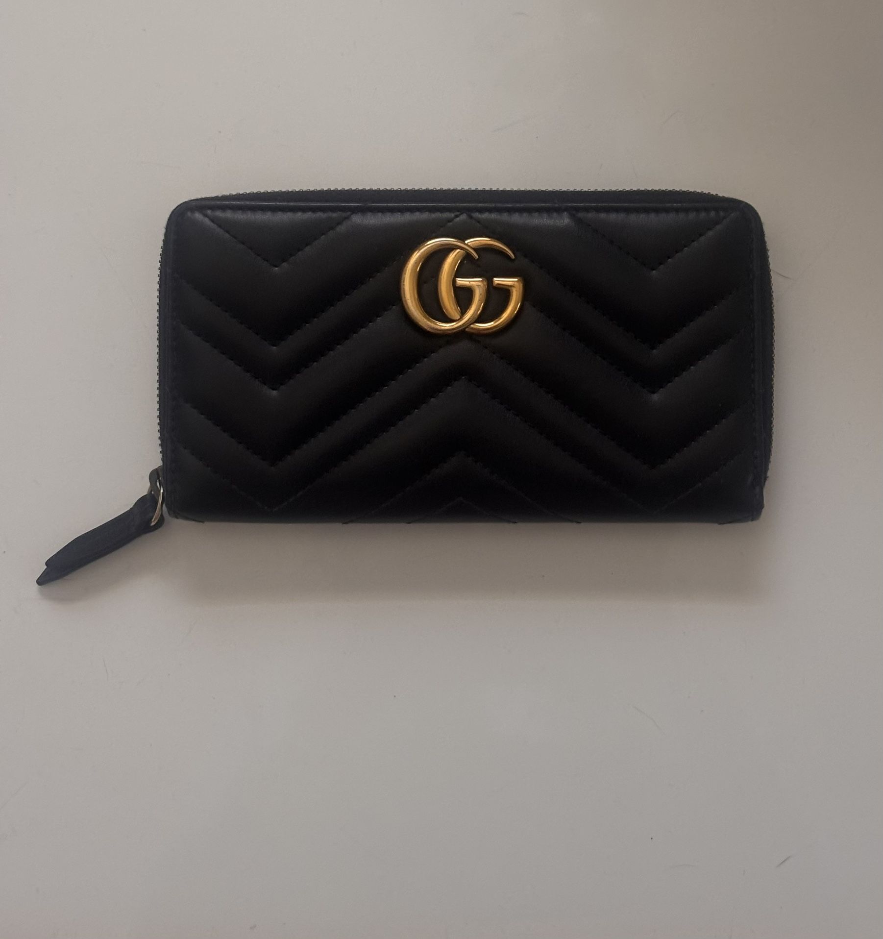 Gucci GG Marmont Matelassé Leather Zip Around Wallet