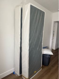 Free split Queen box spring