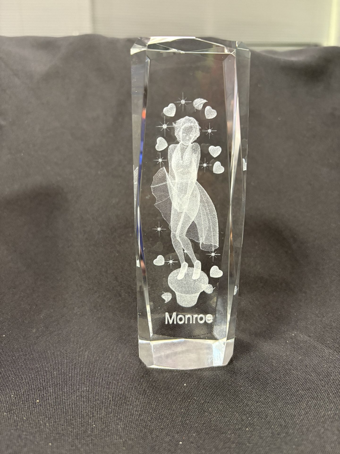 Vintage 3D Crystal Etched Marilyn Monroe Collectible Paperweight 6"x2" with box