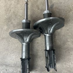 FRONT KYB STRUTS