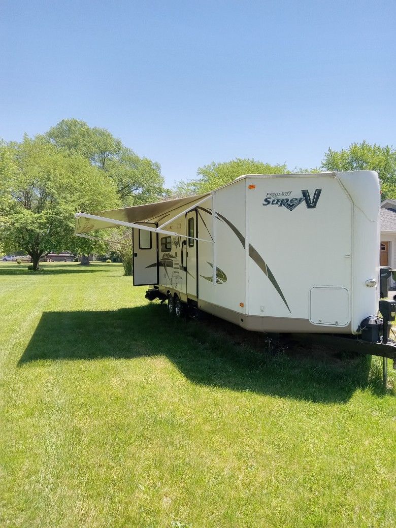 2016 Forest River Flagstaff Super V