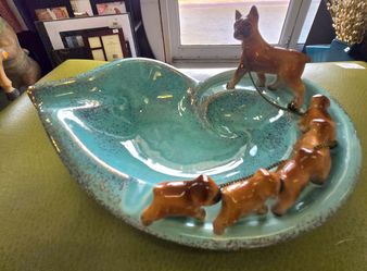 Boxer Mom with Babies Ashtray. 9"x 6". PLEASE READ DESCRIPTION