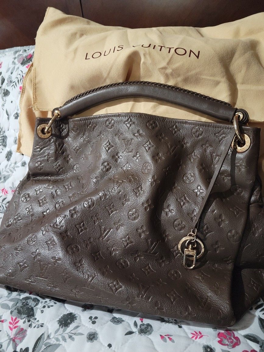 Bolsa De Mano Louis Vuitton Original for Sale in Edinburg, TX - OfferUp