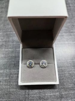 Strew Back Iced Out 925 Sterling Silver VVS Moissanite Halo Stud Earrings