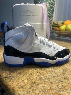 Jordan Jump Men Brand New White /royal No Box Size 9.5 Men. 