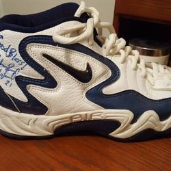 CHARLIE WARD AUTOGRAPHED GAME NIKE SIGNED BY CHARLIE AND GUARANTEED AUTHENIC STATES "GOD BLESS", HIS KNICK NO 21
