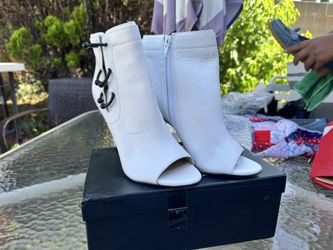WHITE KATY PERRY BOOTS/HEELS