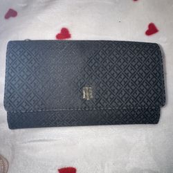Tommy Hilfiger Black Clutch Wallet 