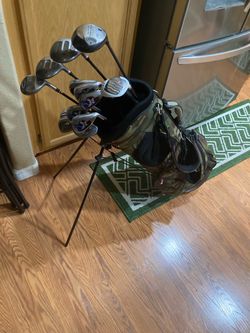VERY NICE MENS RH COMPLETE GOLF SET