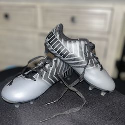 Youth Grey Puma Soccer Cleats Size 12y