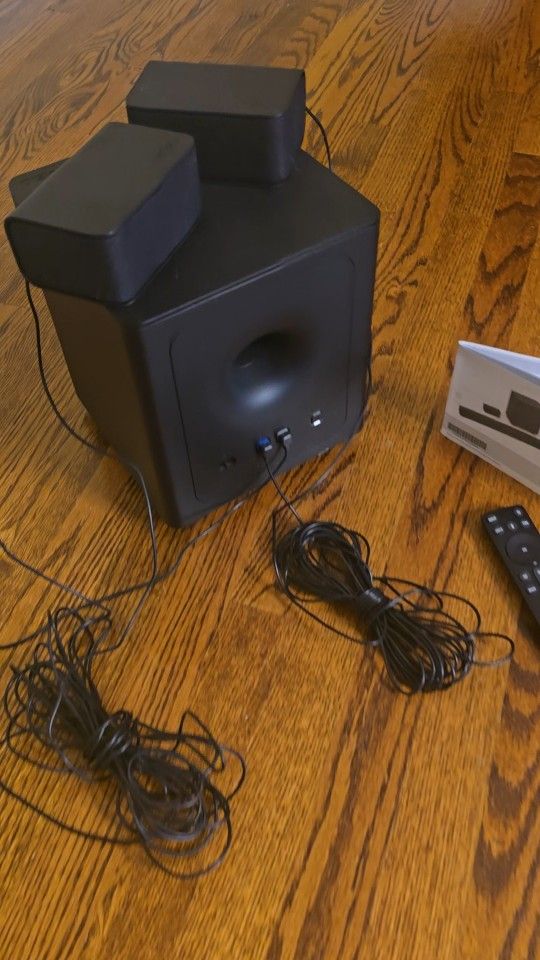 VIZIO Soundbar, SUB-woofer & Speakers- used 1 year only