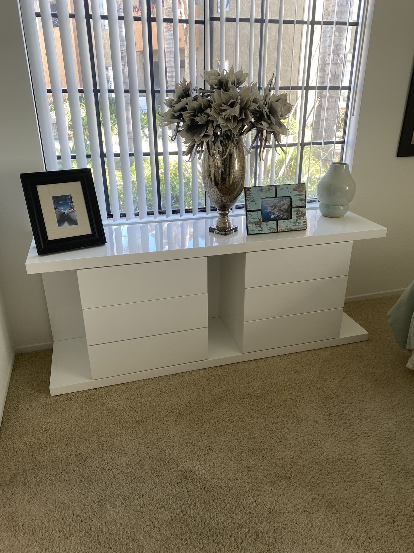 Dresser & Nightstand Collection