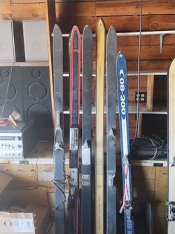 Old snow skis