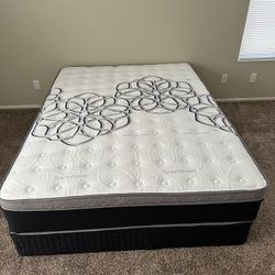 Queen Size Mattress Pillow Top New 12"