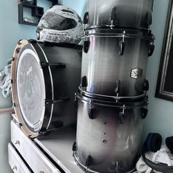 Drums 