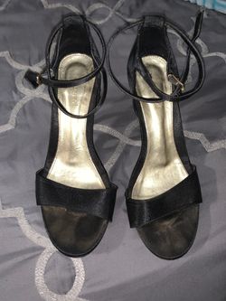 Black heels size 7