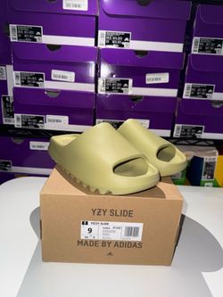 Yeezy Slide: Resin Size 9 & 10
