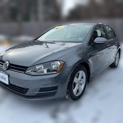 2017 Volkswagen Golf TSI Wolfsburg
