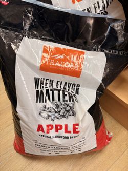 Traeger Apple Hardwood Pellets, 20 Lb Bag