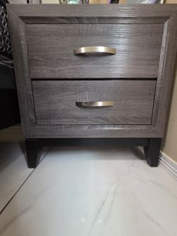 Queen size bed