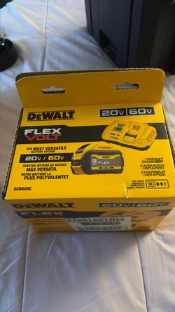 New Shop DEWALT 20V/60V MAX FLEXVOLT Lithium-Ion 9.0Ah Battery and Charger Starter Kit