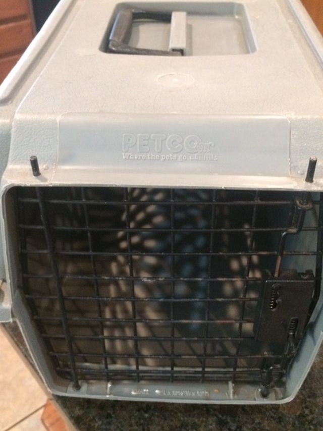 Petco - Small Dog 🐕 Puppy Or Cat Carrier