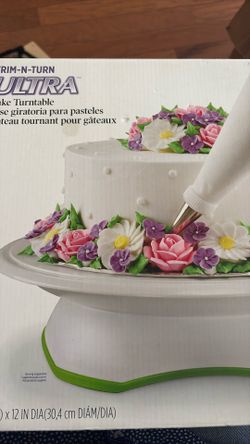 New!   Wilton Trim-n-Turn Cake Stand