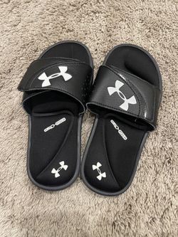 Under armour Flip Flops $5