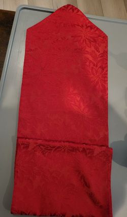 ❤️ Red Poinsettia Jacquard Christmas Table Runner – Approx. 12" x 76"