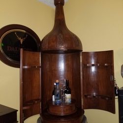 Bottle Shap Bar With Glasses