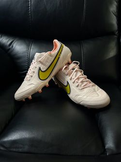 Soccer cleats