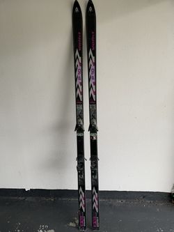 Völkl P10 skis with bindings