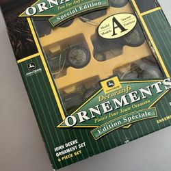 6-peace John Deere Ornament Set