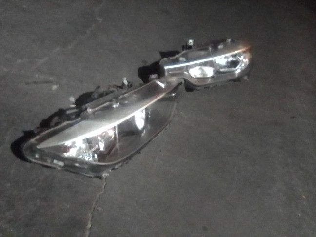2012-2015 Bmw 328i Sedan Headlights ( Halogen Bulb) Oem.