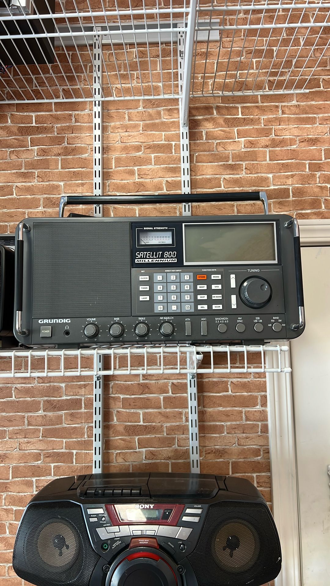 Satellite 800