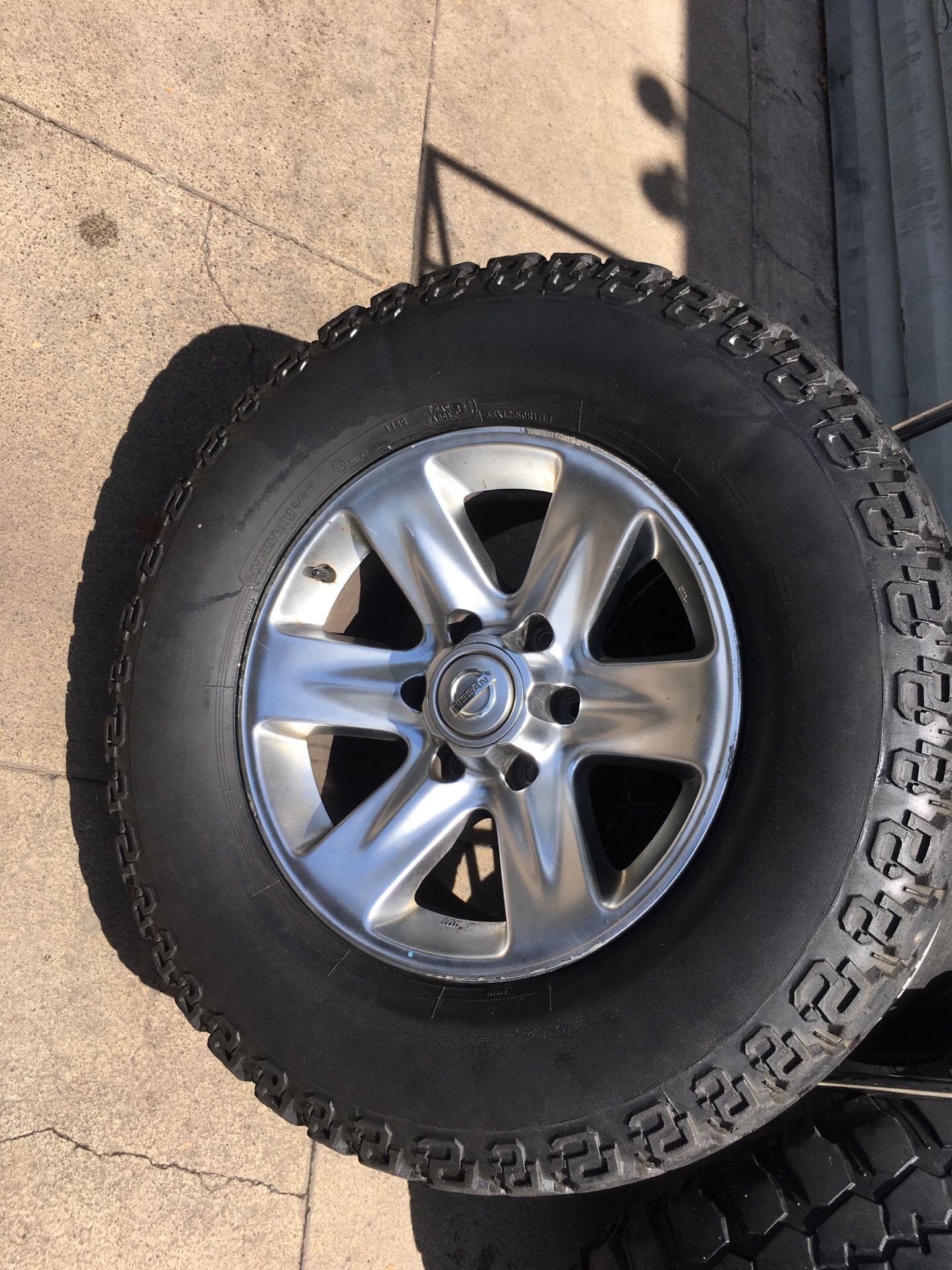 Nissan Titan 17” 4 Wheels & tires 33x12.50R17