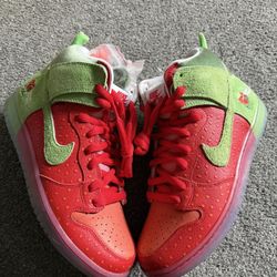 Nike SB High Strawberry Cough “SAMPLE” Size 9