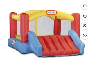 Inflatable bouncy house