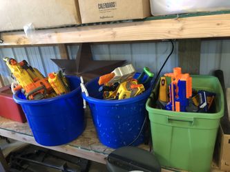 Assorted nerf guns