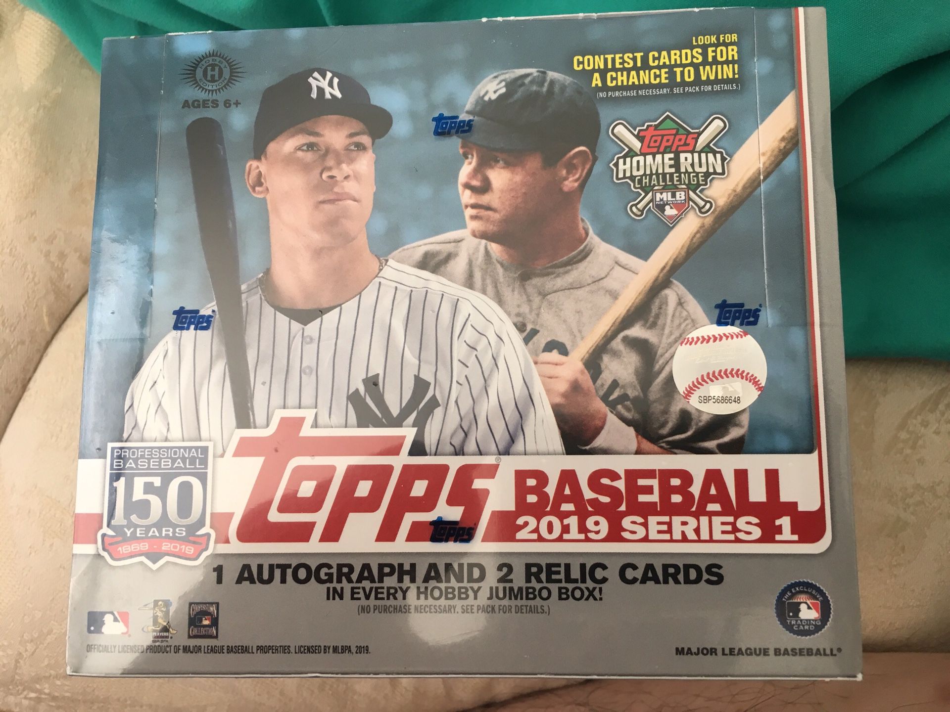 Baseball cards 2019 Topps Series 1 jumbo hobby box