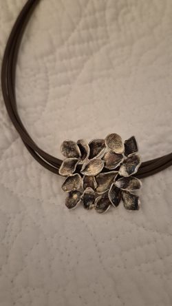 Vtg.Mexico Sterling Silver " FLOWERS" Brown Leather Necklace