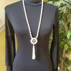CHANEL Vintage Pearl Necklace 18k