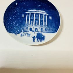 Bing & Grondahl 1987 Christmas Eve White House America Collection