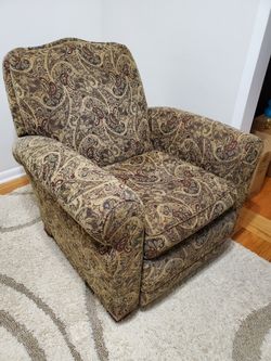 La-Z-boy Full Recliner.