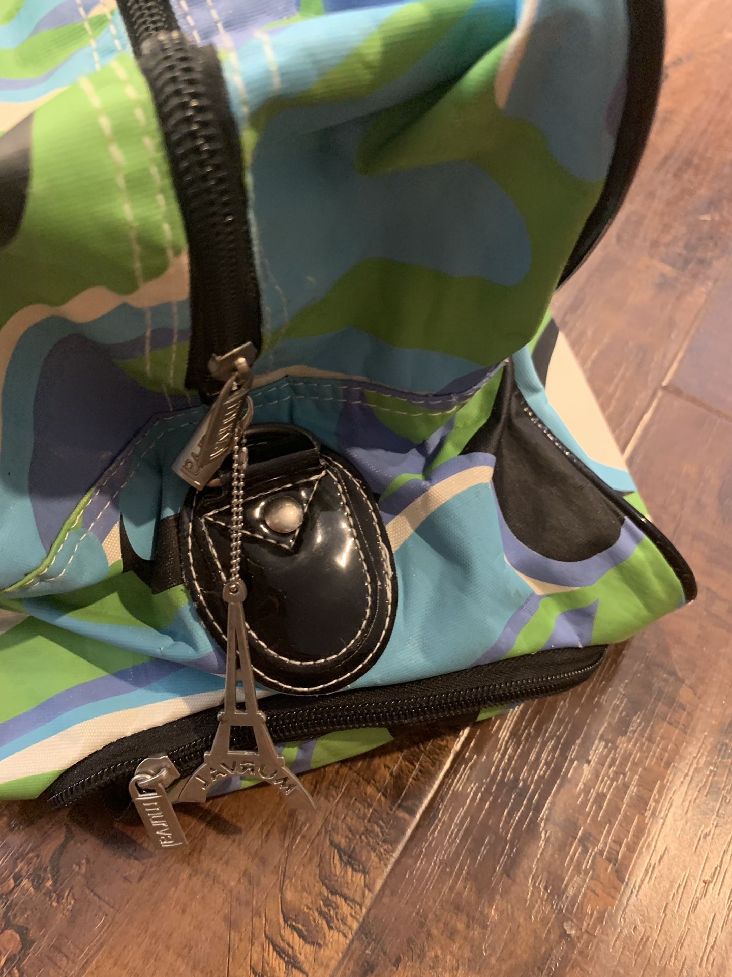 Murval Paris Carry On Duffle Bag only used Once in Perfect Condition is really a Beauty