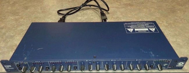 SYMETRIX 551E FIVE BAND PARAMETRIC EQUALIZER 117-230VAC 50/60HZ 15W SHIPSSAMEDAY